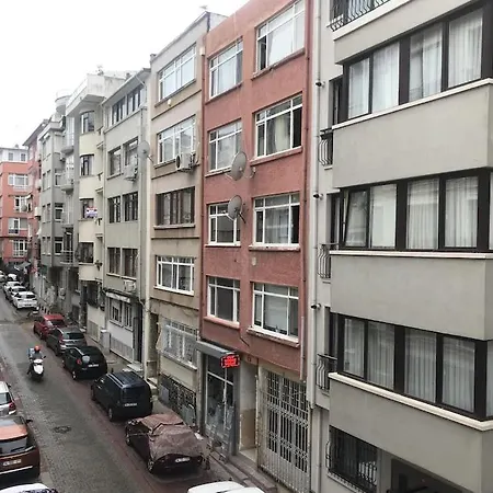 Well-Designed Flat In Moda Istanbul